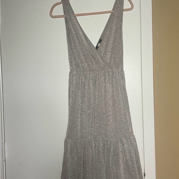 SUPER SOFT Caution to the Wind sleeveless Dress - Picture 6 of 6